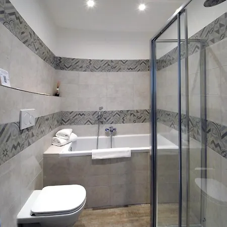 Alexander Suites &