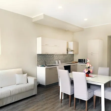 Alexander Suites &